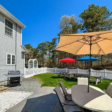 1 Mi To Beach Home With Fire Pit And Bbq In Cape Cod!